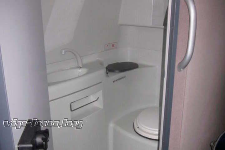 turisticheskij-avtobus-s-tualetom